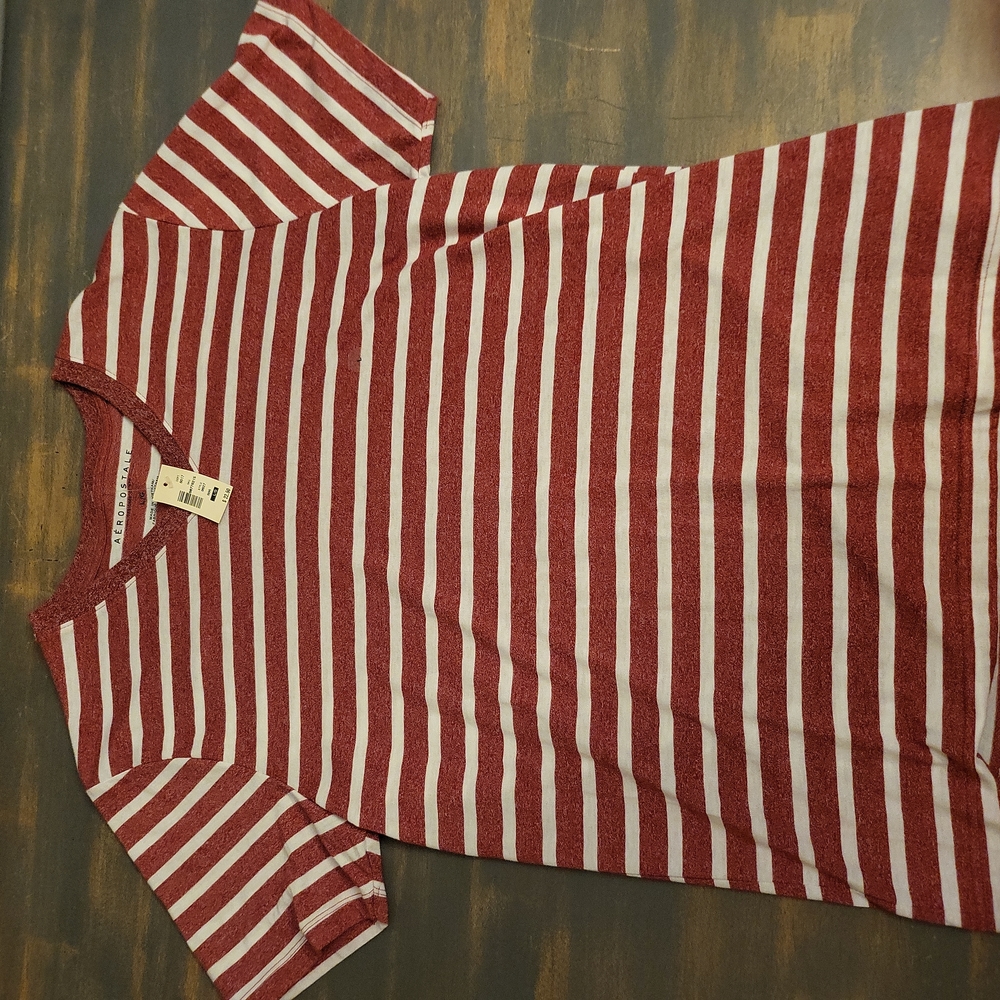 NWT Aeropostale V neck tshirt